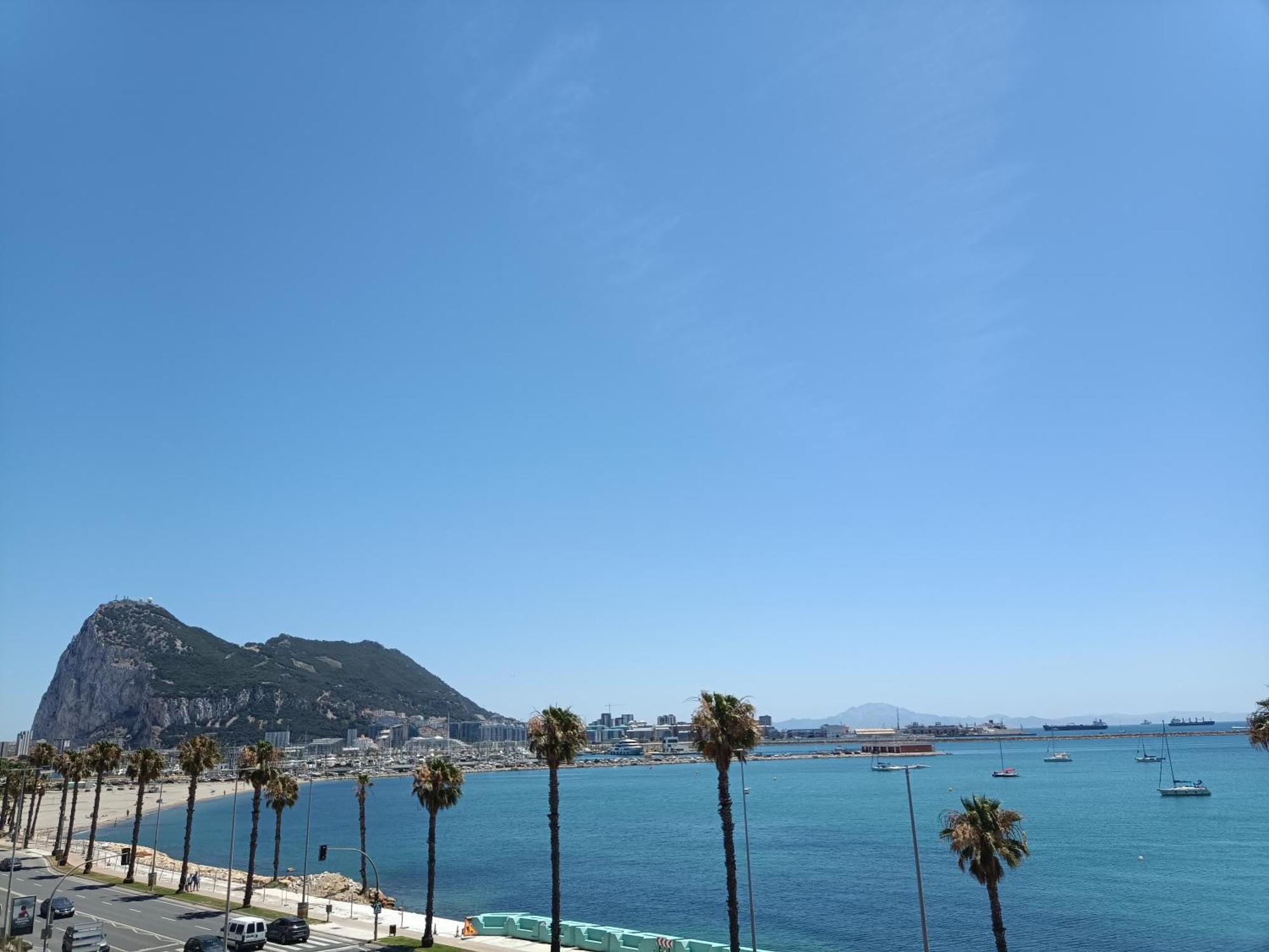 Appartamento Vistas A 3 Paises Y 2 Continentes 1º Linea De Playa A 5 Minutos De Gibraltar La Línea de la Concepción Esterno foto